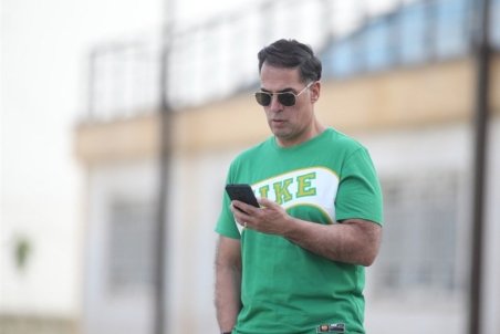 آذری: مدیر وزارت ورزش گفت در فوتبال دخالت نمی‌کنم، اما پیگیر حل مشکلات استقلال و پرسپولیس بود