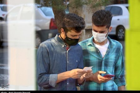 ماسک با قیمت مصوب به دست داروخانه‌‌ها نمی‌‌رسد/چرا وزارت صنعت میلیون‌ها ماسک دپوشده را عرضه نمی‌کند؟