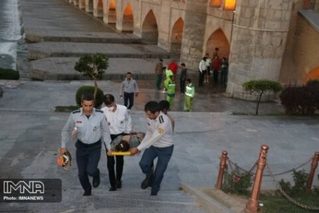 سقوط دختر ۱۷ ساله از سی و سه پل اصفهان