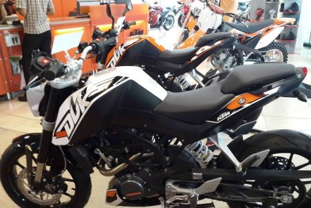 موتور سیکلت هم گرفتار گرانفروشی!/مسئول قیمت گذاری کیست؟