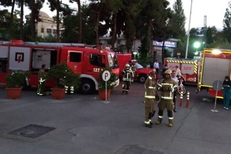 مهار آتش‌سوزی جزئی در بخش غیرپزشکی یک بیمارستان + تصاویر