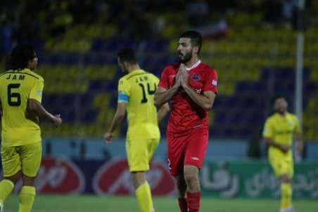 توضیح مهاجم نساجی در خصوص صحنه جنجالی دیدار با فولاد