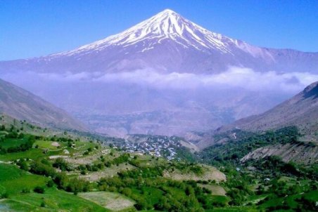 دو پلاک کوه دماوند همچنان وقف هستند