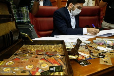 شاهرگ بانک مرکزی پای میز محاکمه/ پیش بینی عجیب مدیر فاسد از ۳۲ هزار تومانی شدن دلار!