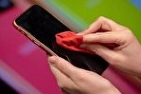 ضدعفونی کردن تلفن همراه در ۳۰ ثانیه