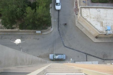 سقوط از یک طبقه نهم کودک ۱.۵ ساله را به کام مرگ کشاند