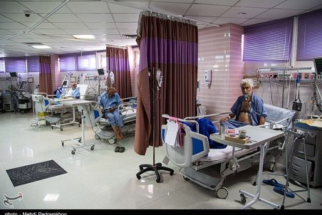 علت ابتلای ۴۴ درصد از بیماران مبتلا به کرونا در همدان مراودات خانوادگی بوده است