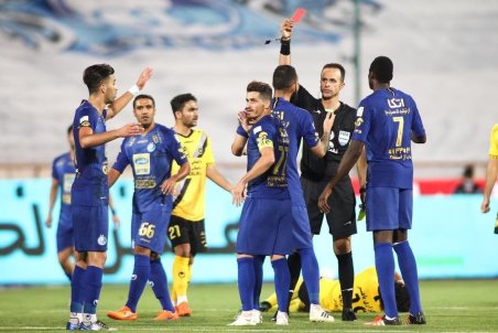 فتاحی: داور حداقل شجاعت عذرخواهی داشته باشد!