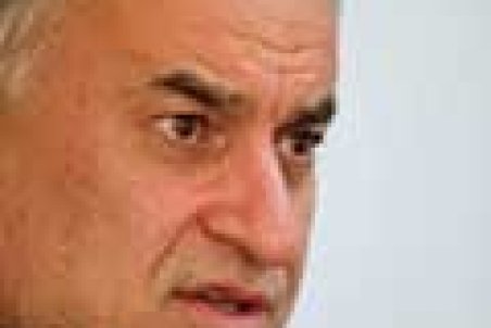 نماینده شازند: علی مطهری بی‌خاصیت است!