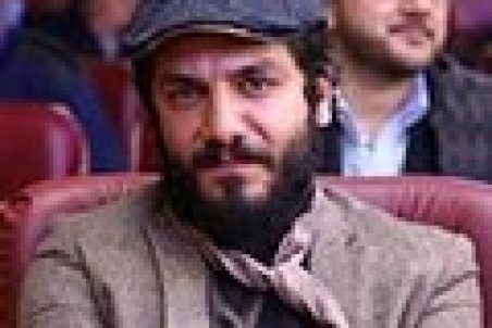 عباس غزالی، حاضر نشد ماسک خود را دربیاورد