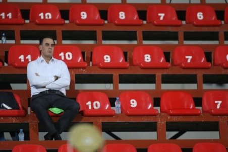 آذری خطاب به هواداران فولاد: اجازه تخریب را باید از توطئه‌گران گرفت