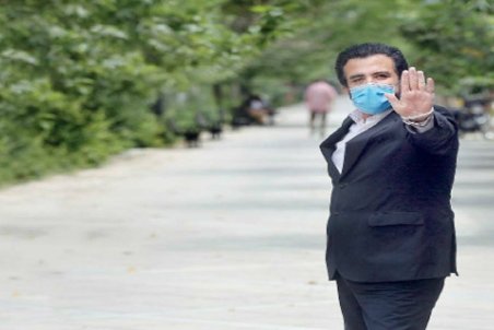 جریان شوخی با حسینی بای سر نام خانوادگی‌اش/ وقتی آقای گزارشگر با جلیقه ضدگلوله بدون آهن وسط معرکه رفت!