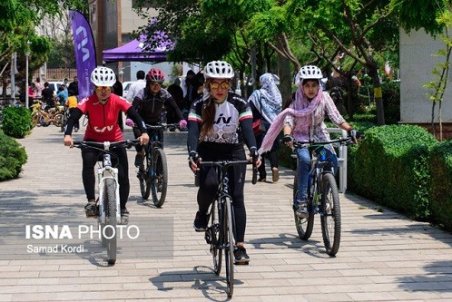 شکایتم را پیگیری می‌کنم/ بخاطر کرونا به سختی می‌توانیم دعوتنامه خارجی بگیریم