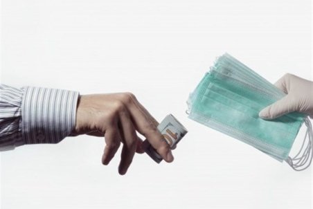 چرا ماسک سه لایه پرستاری به جای داروخانه با چند برابر قیمت در سوپرمارکت عرضه می‌شود؟