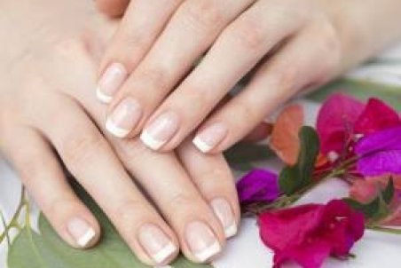 تمام مدلهای فرنچ ناخن را در خانه انجام دهید + آموزش