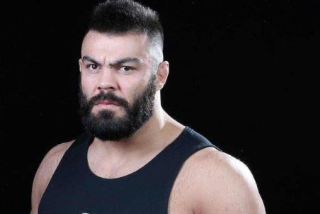 بهترین مبارز سنگین وزن دنیا من هستم/ «شیخ آهنی» آمریکا قلابی است