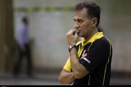 شهنازی: فدراسیون‌ والیبال در حال خریدن وقت است