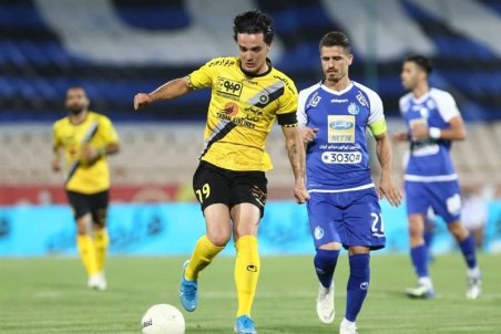 کربکندی: نویدکیا یک انتخاب پُرریسک برای سپاهان است