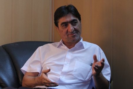 گلایه ناصرمحمدخانی از مدیریت پرسپولیس: حداقل باید پروین را دعوت می کردید!