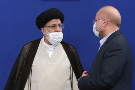 نامه قالیباف و رییسی به رهبری در انتقاد به نحوه فروش نفت در بورس