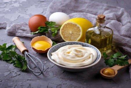طرز تهیه و ترفند‌های سس مایونز خانگی