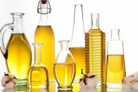 قیمت روغن نباتی تا آخر سال گران نمی شود/کمبودی در ذخایر نداریم
