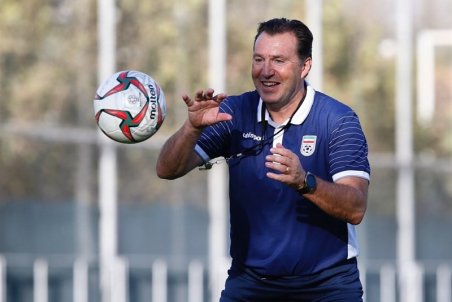 در آبرسانی به روستاها مشکل داریم اما باید به کسی پول مُفت بدهیم که خدمتی به فوتبال ما نکرده است