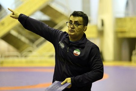 محمد بنا: عاشق فوتبال هستم و از این اتفاق متاسف شدم