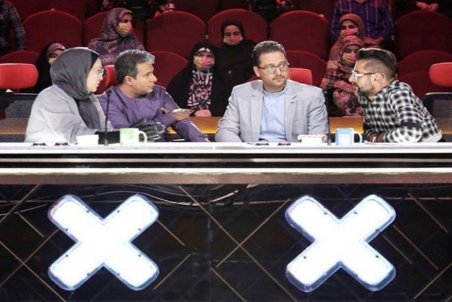 شعبده‌هایی که این‌بار داوران «عصر جدید» را گول نزد!/ نظر جالب عظیمی‌نژاد درباره خوانندگی شرکت‌کننده نابینا + فیلم