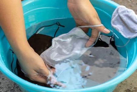 ماسک‌های پارچه‌ای را چگونه ضدعفونی کنیم؟