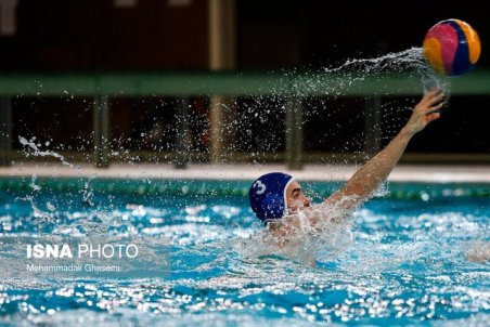 نمی‌توان تا ریشه‌کن شدن کرونا متوقف ماند/ ۶ ماه عقبیم!