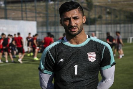 محمودزاده: رشید مظاهری قراردادش را با تراکتور فسخ کرد