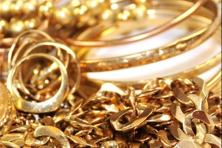 فروش طلا و جواهر به صفر رسیده؛ خرید و فروش اینترنتی طلا هنوز به صورت جدی آغاز نشده‌ است