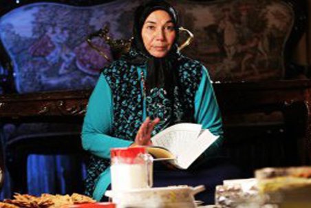 پروانه معصومی: به خاطر کرونا پایم را از خانه بیرون نمی گذارم!