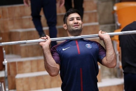 عبدولی: شرایط وزنی مناسبی ندارم/ در لیگ کشتی نمی‌گیرم