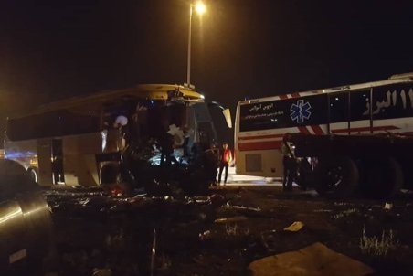 تصادف اتوبوس و تریلی در آزادراه کرج-قزوین ۱۱ کشته و زخمی برجای گذاشت
