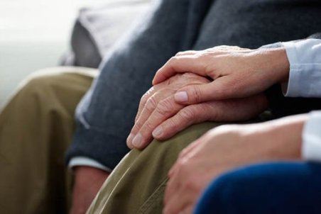 مهمترین نشانه‌ها و دلایل بروز آلزایمر