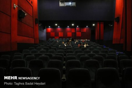 مردم هنوز نمی‌دانند سینماها باز است!/ هیچ فیلم پرمخاطبی نداریم