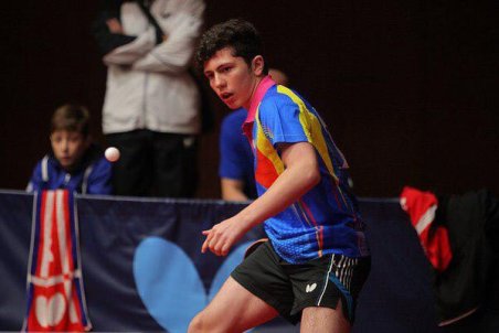 احمدیان: بازی در لیگ تنیس روی میز در هر شرایطی برایم مقرون به صرفه است