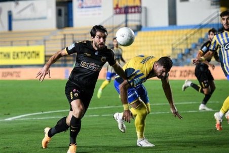 انصاری‌فرد: با شجاعی برای حضور در آاِک مشورت کردم