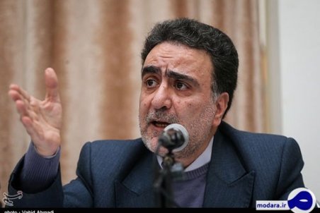 تاج‌زاده: اگر روحانی اختیار کافی ندارد، استعفا بدهد