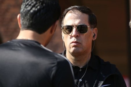 آذری: نکونام با تمام قدرت بالای سر فولاد است و مذاکره استقلال با او را تکذیب می‌کنم