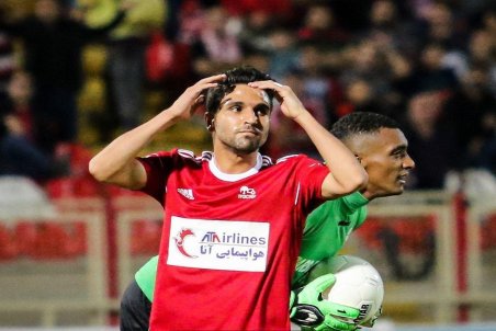 درخواست باشگاه تراکتور برای معاوضه انصاری با مدافع سپاهان