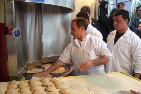 ۸۰ درصد نانوایی ها در زنجان پروتکل های بهداشتی را رعایت نمی کنند