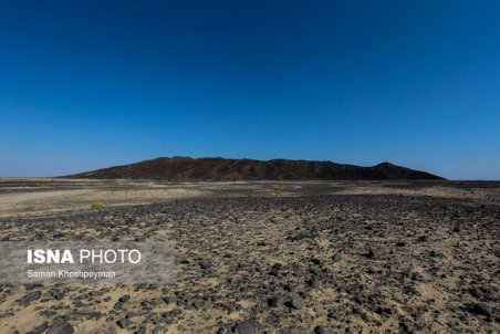 آبی به تالاب گاوخونی نرسیده است/ خشکی تالاب و اثرات منفی خیزش گرد و غبار