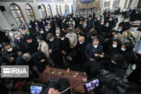 بدرقه استاد شجریان با حضور گسترده مردم