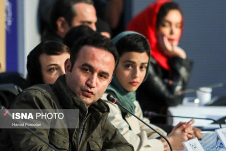 نوید محمودی: چاره‌ای جز اکران عمومی نداریم