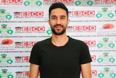 وضعیت نامشخص مدافع ذوب آهن/ هادی محمدی هنوز به توافق نرسیده است