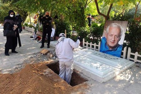 اکبر عالمی، همسایه پدرسالار و خسرو سینایی شد