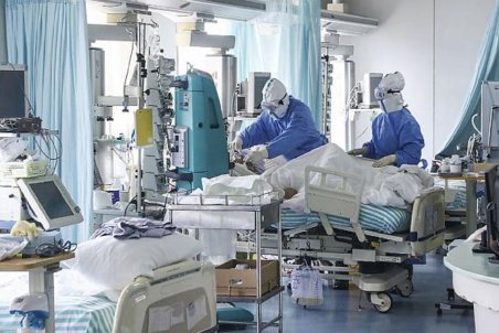 کرونا باز هم در کشور رکورد زد /۴۸۳۰ ابتلا و ۲۷۹ فوتی در ۲۴ ساعت گذشته